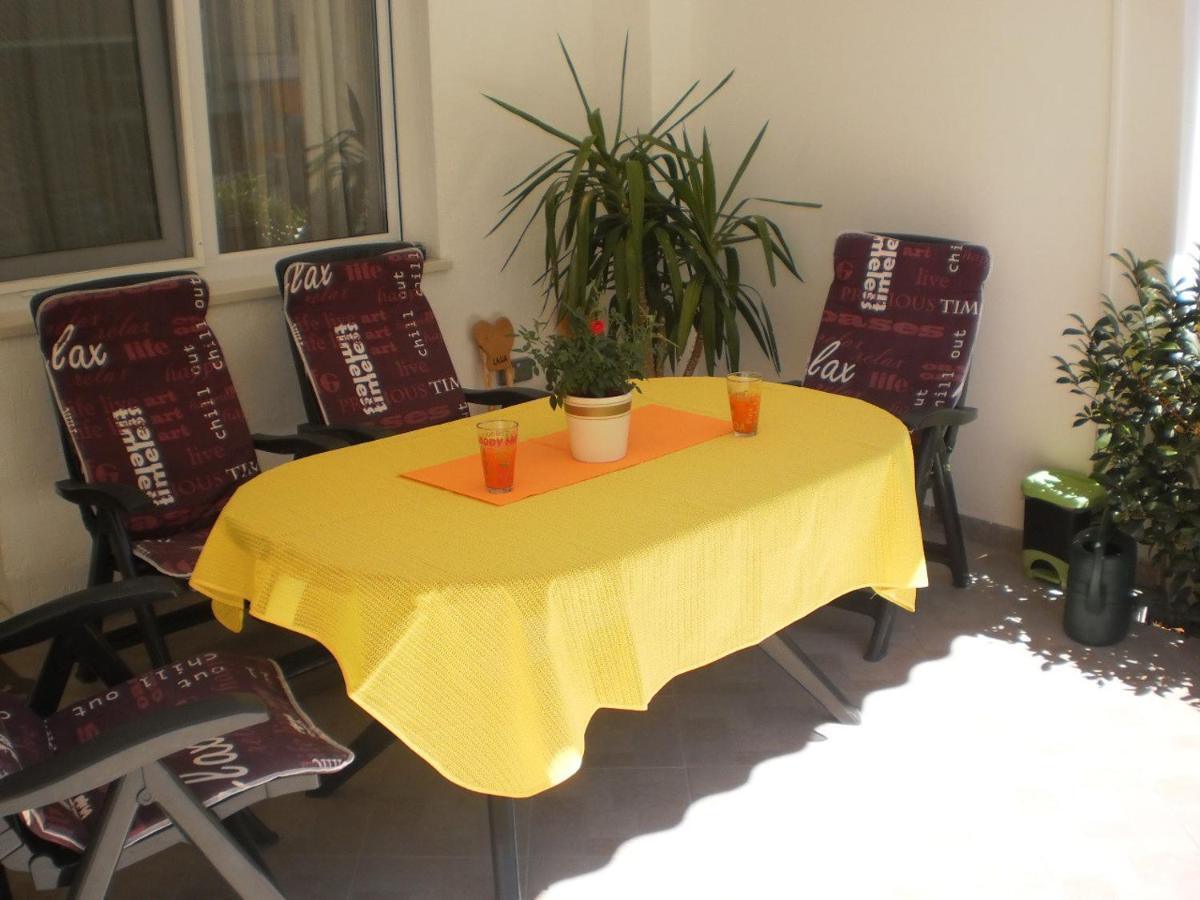Apartment Lana 오미스 외부 사진