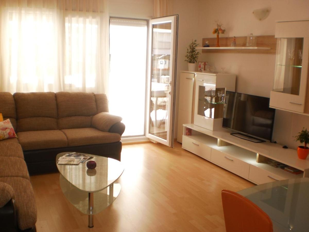 Apartment Lana 오미스 외부 사진