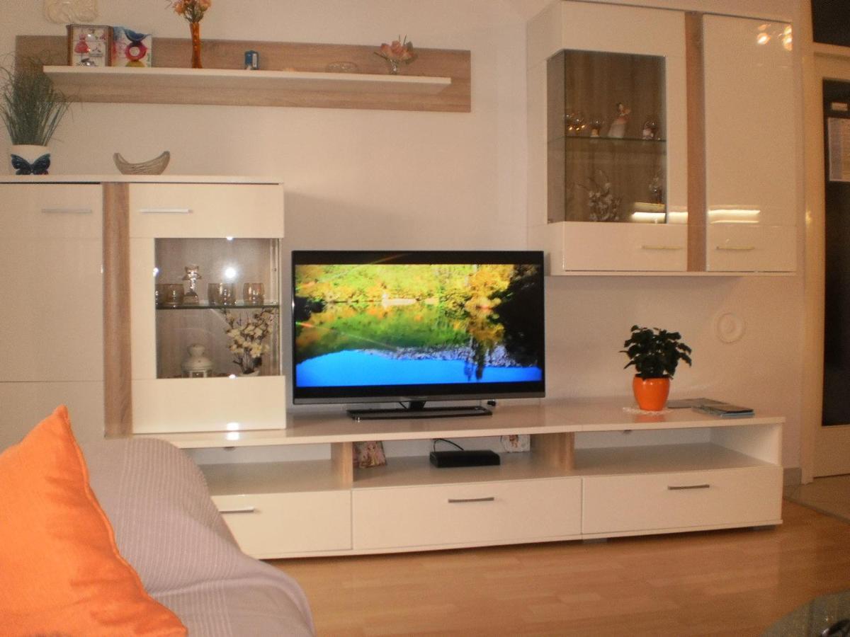 Apartment Lana 오미스 외부 사진