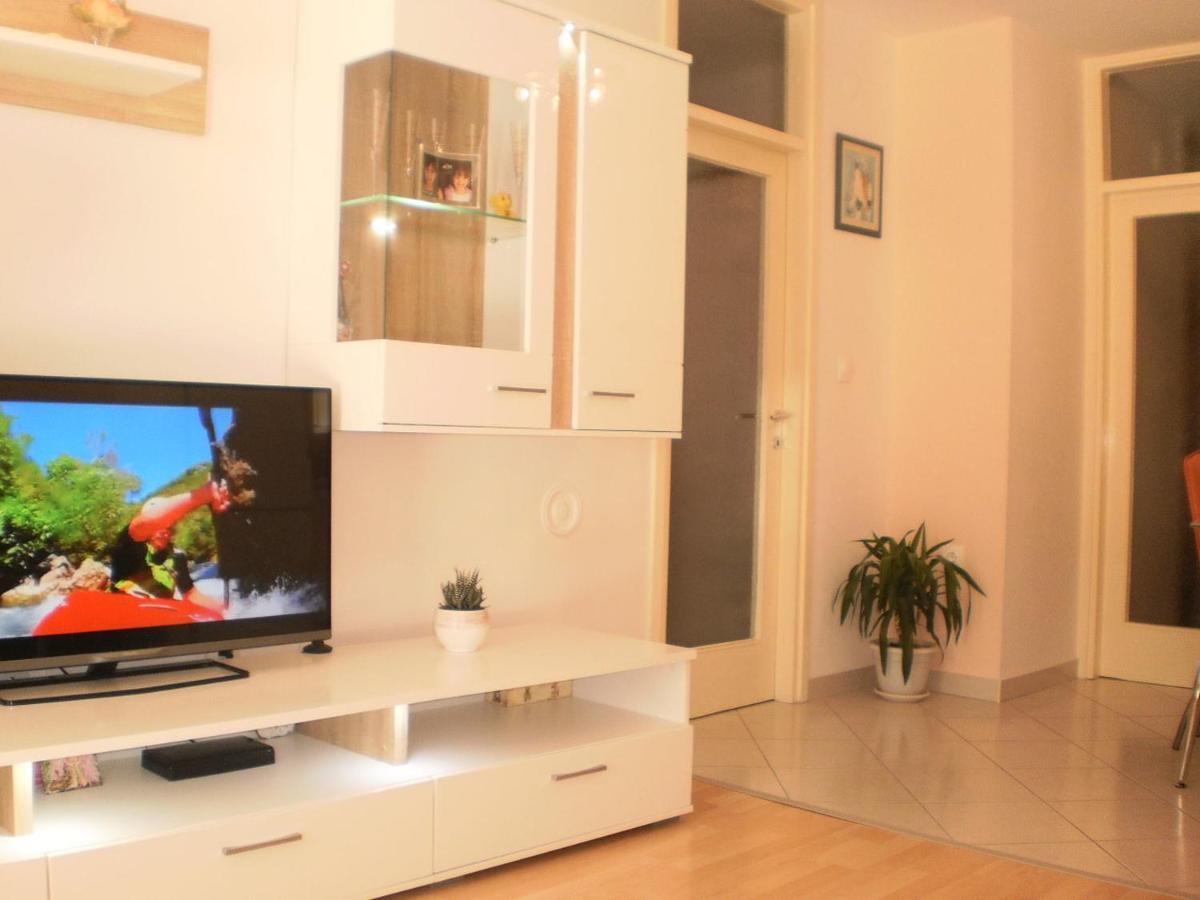 Apartment Lana 오미스 외부 사진